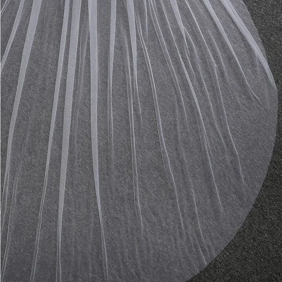 Elegant White Cathedral Veil - Picture 2 of 4